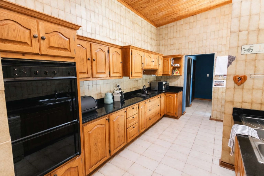 4 Bedroom Property for Sale in Heuwelsig Free State